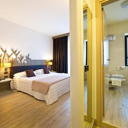 Desenzano 4* Дезенцано-дель-Гарда