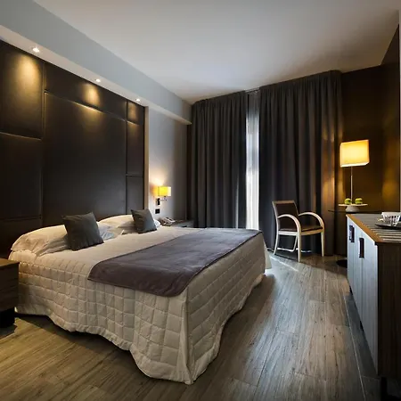 Готель Desenzano 4*